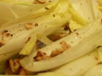 Salata de andive cu pui si nuci Salata de andive cu pui si nuci